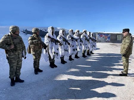 Проверена боеготовность воинских частей в Кяльбаджаре и Лачыне
