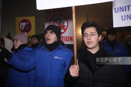 Акция на дороге Ханкенди-Лачын продолжается и в вечернее время