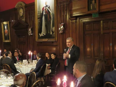 Zəfər Günü Londonda təntənəli şəkildə atəşfəşanlıqla qeyd edilib