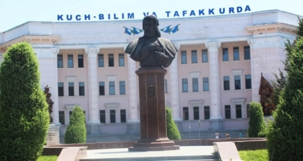 Daşkənddə dahi Azərbaycan şairi Nizami Gəncəvinin büstü restavrasiya olunub