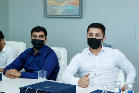 Nazir Reportun əməkdaşını təltif edib