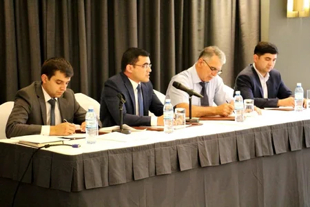 Vergilər Nazirliyinin və bankların nümayəndələri arasında görüş keçirilib