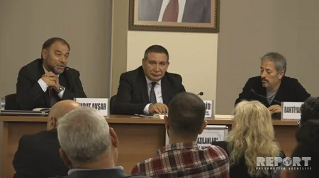 İstanbulda Rəşad Məcidin türkcə Qələmsiz yazılanlar kitabının təqdimatı keçirilib