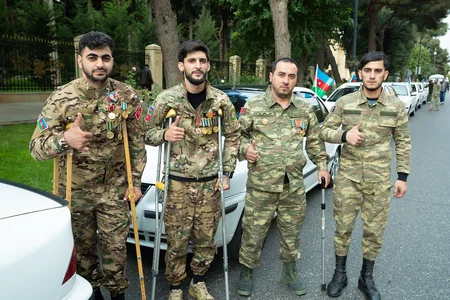 Bakıda Vətən müharibəsi qazilərinin iştirakı ilə Zəfər avtoyürüşü keçirilir