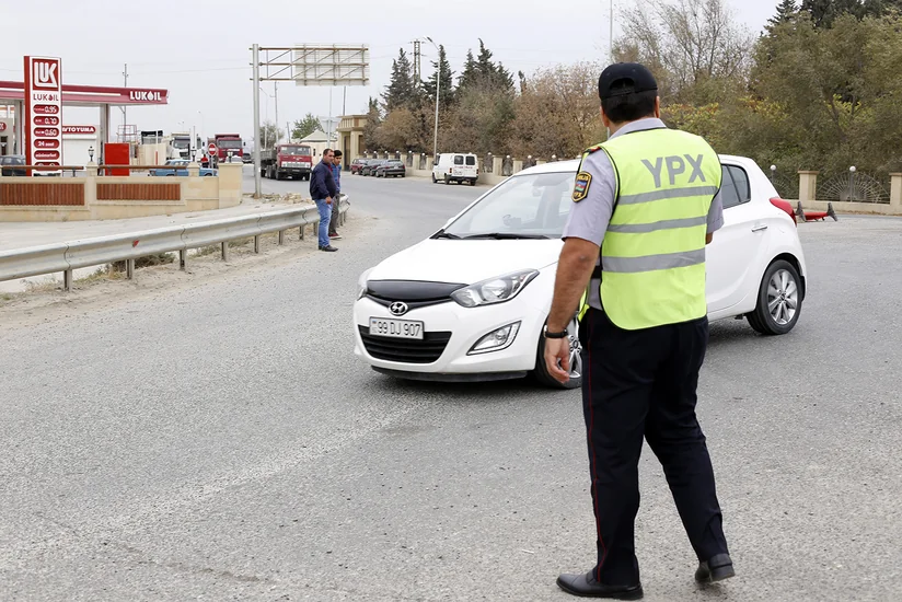 DYP: Sənəd tələb edəndə telefon çıxaranlar da olur, mübahisə edənlər də... - VİDEO
