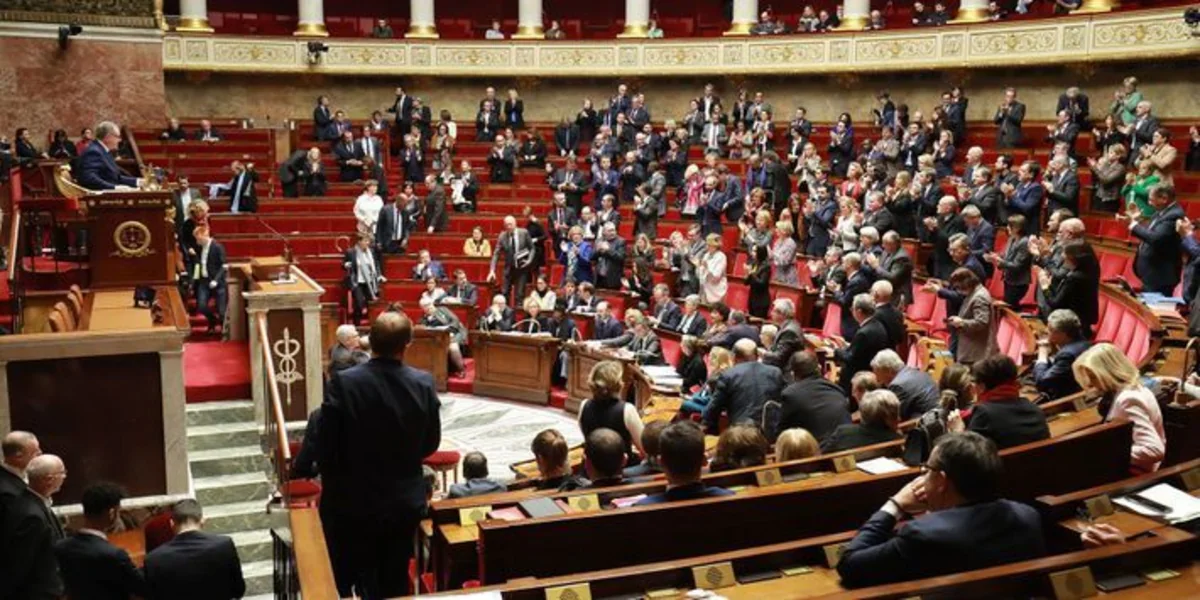 Fransa deputatı koronavirusa yoluxdu