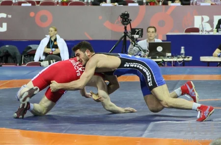 ​Azərbaycan yığması güləş üzrə AÇ-2016-da daha 2 medal qazanıb - VİDEO