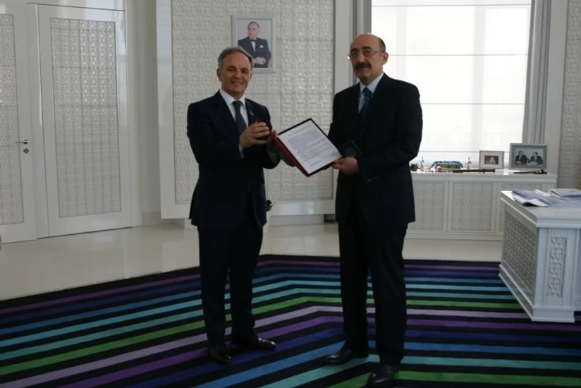 Mətbuat Şurasının sədrinə “Fəxri mədəniyyət işçisi” döş nişanı təqdim olunub
