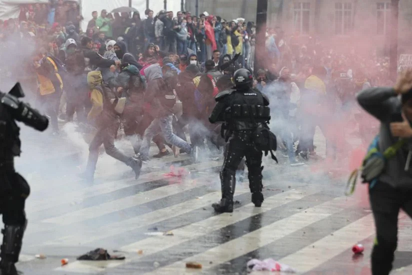 Почти 70 человек пострадали за день протестов в Боготе
