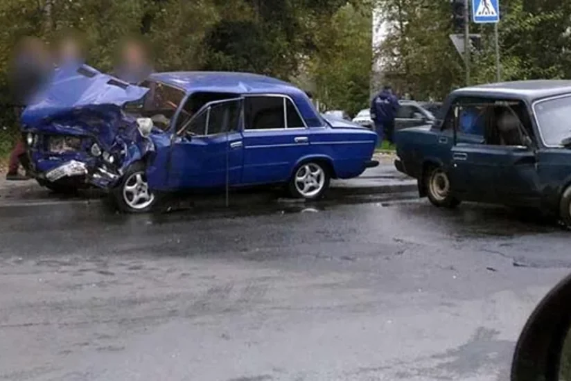 Daşkəsəndə iki avtomobil toqquşub, sürücülər xəsarət alıb