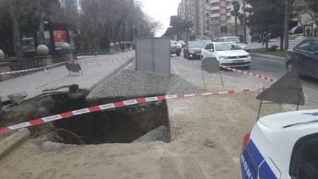 Bakıda Zabitlər bağının qarşısında yol bağlanıb