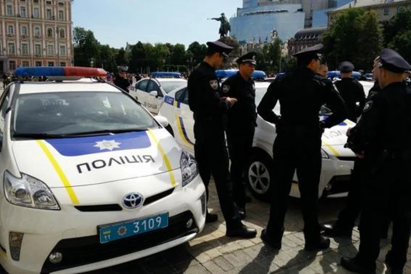 Восемь человек пострадали при взрыве гранаты у супермаркета под Киевом