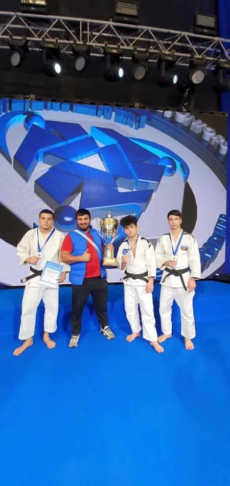 Yeniyetmə cüdoçularımız Rusiyada gümüş medallara sahib olublar