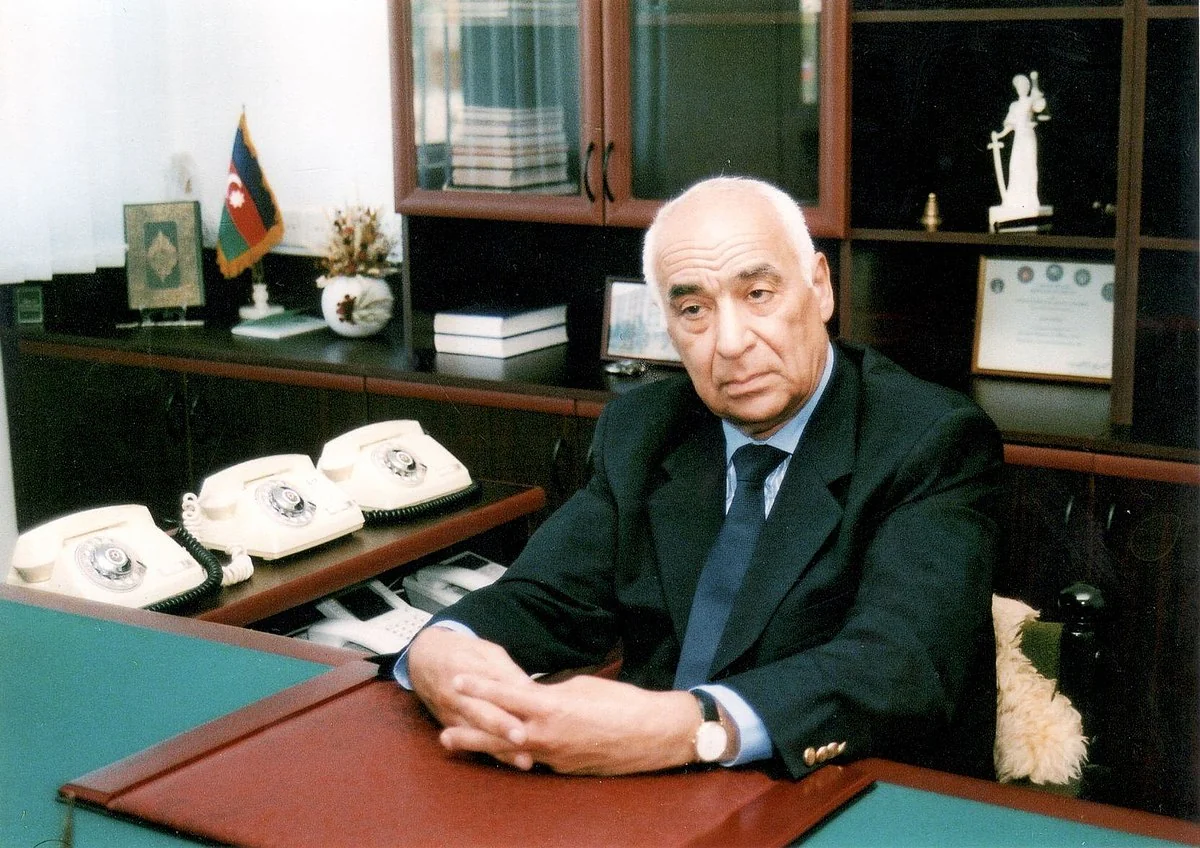 İkram Kərimov “Şöhrət” ordeni ilə təltif edilib