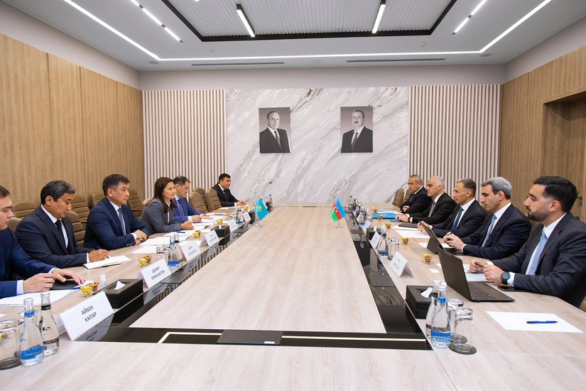 Azərbaycan və Qazaxıstan limanların və logistika dəhlizlərinin rəqəmsallaşdırılmasını müzakirə edib
