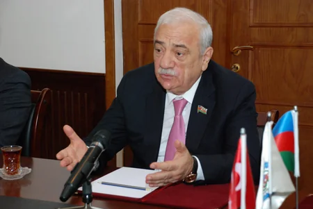 Türkiyənin həmkarlar təşkilatı Azərbaycanın şəhid ailələrinə maddi yardım ayırıb