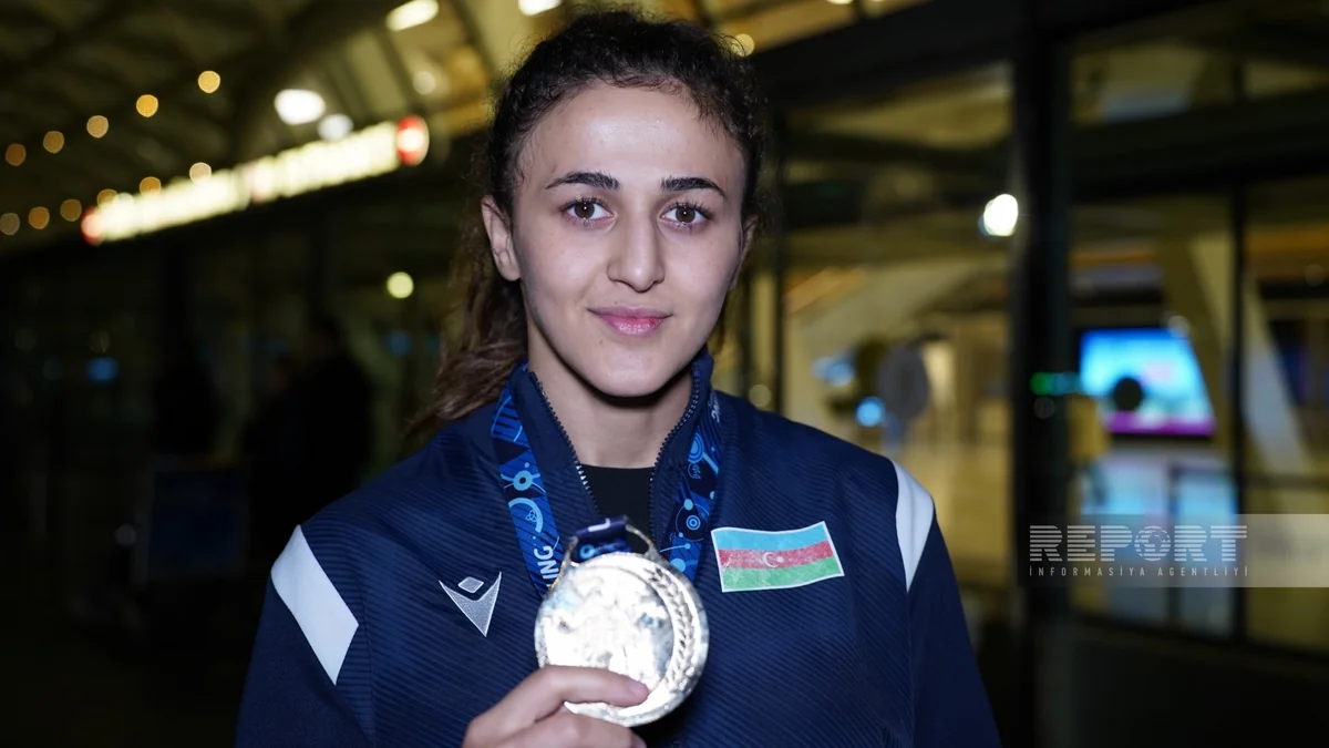 U-23 dünya çempionatının qızıl medalçısı Jalə Əliyeva Vətənə qayıdıb