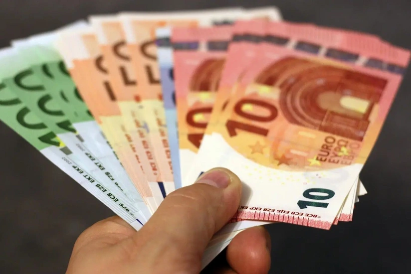 EU debt to reach 900B euros in 3 years