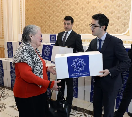 Heydər Əliyev Fondunun təşəbbüsü ilə 165 mindən çox aztəminatlı ailəyə bayram sovqatları verilib