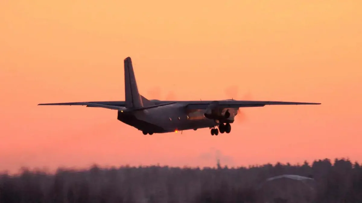 Самолет Ан-24 с пассажирами на борту сел в Якутии на реку, пострадавших нет