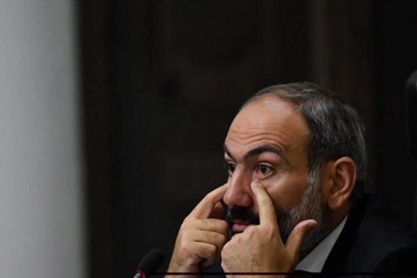 Çaş-baş Paşinyan - Bir əli Qərbin, o biri Kremlin ətəyindədir - ŞƏRH