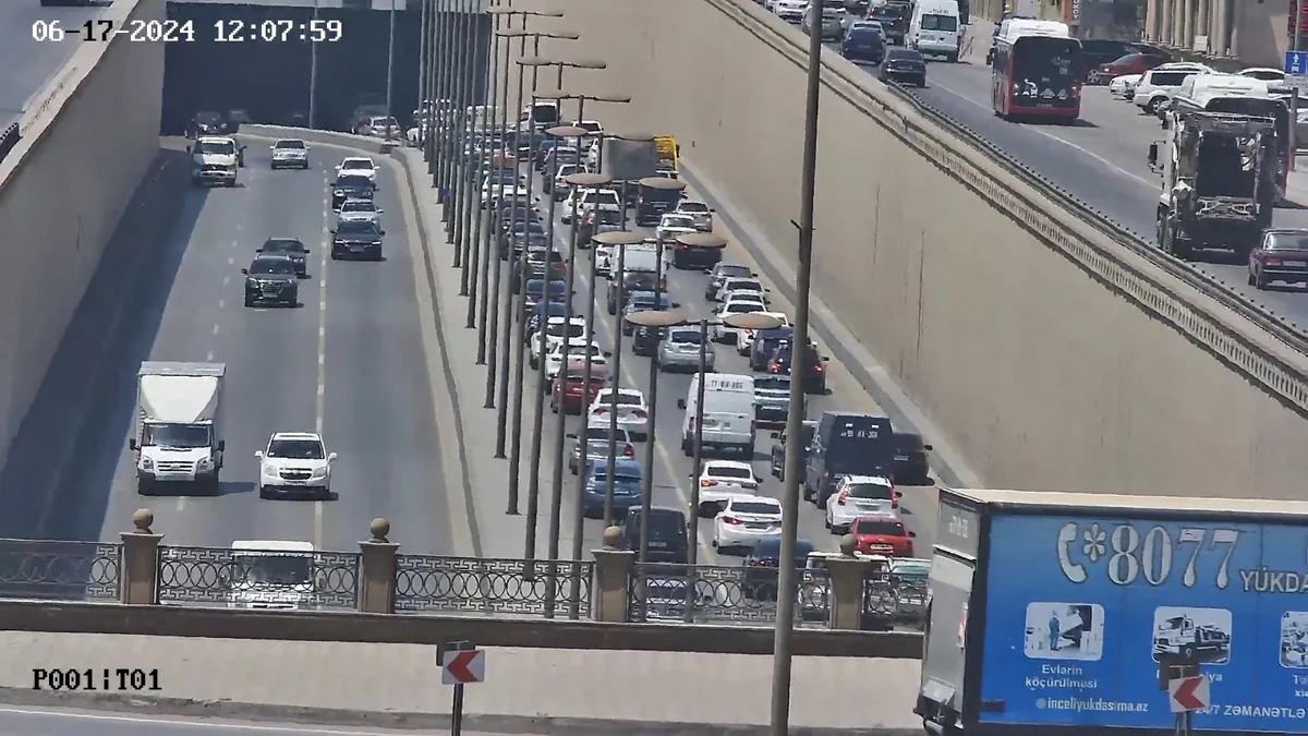 Ziya Bünyadov prospektində yol qəzası olub, sıxlıq yaranıb