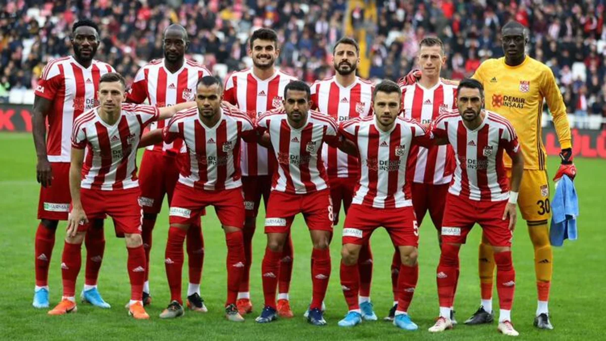 Sivasspor növbəti məğlubiyyətlə üzləşib, Qarabağ son pilləyə enib