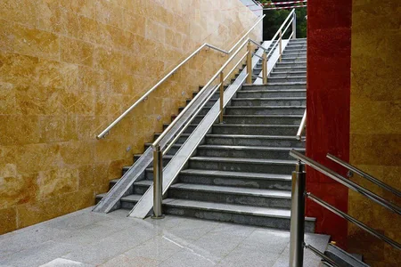 Hüseyn Cavid prospektində yeni piyada keçidi istifadəyə verilib