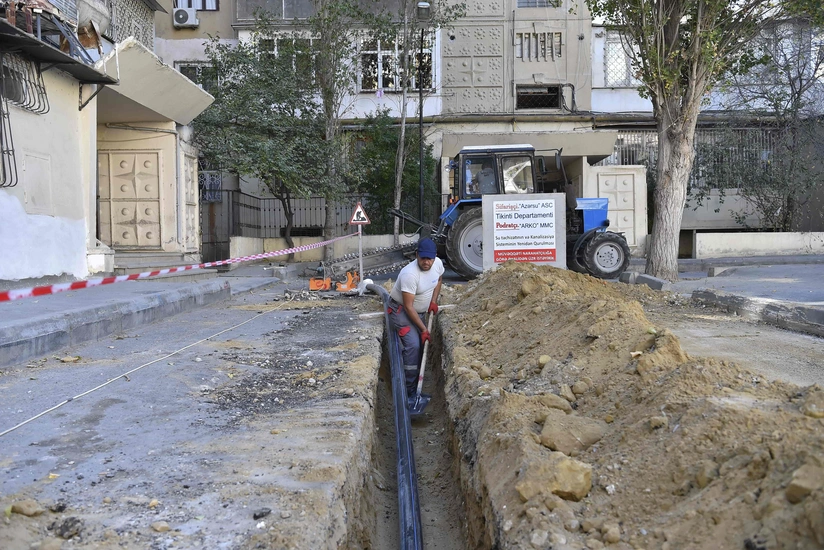 Bakının iki yerində yaşayış binalarının su təchizatı sistemləri yenilənir