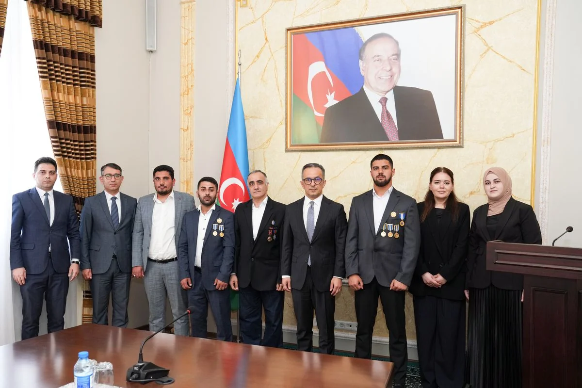 Ramin Məmmədov məscidlərə təyinat alan şəhid ailəsi üzvləri və müharibə iştirakçıları ilə görüşüb