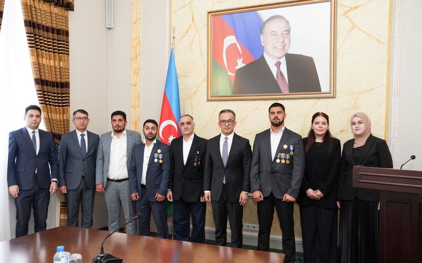 Ramin Məmmədov məscidlərə təyinat alan şəhid ailəsi üzvləri və müharibə iştirakçıları ilə görüşüb