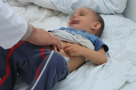 Gəncədə küçəyə atılan uşaqların durumu yaxşıdır - RƏSMİ