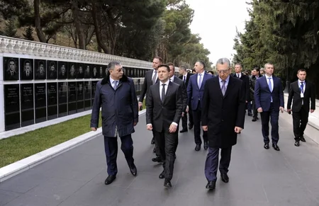 Vladimir Zelenski Şəhidlər xiyabanını ziyarət edib