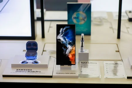 Yeni Samsung Galaxy S22nin təqdimatı olub