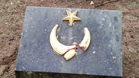 Sevastopolda türk əsgərlərinin memorialına qarşı vandalizm aktı törədilib - VİDEO