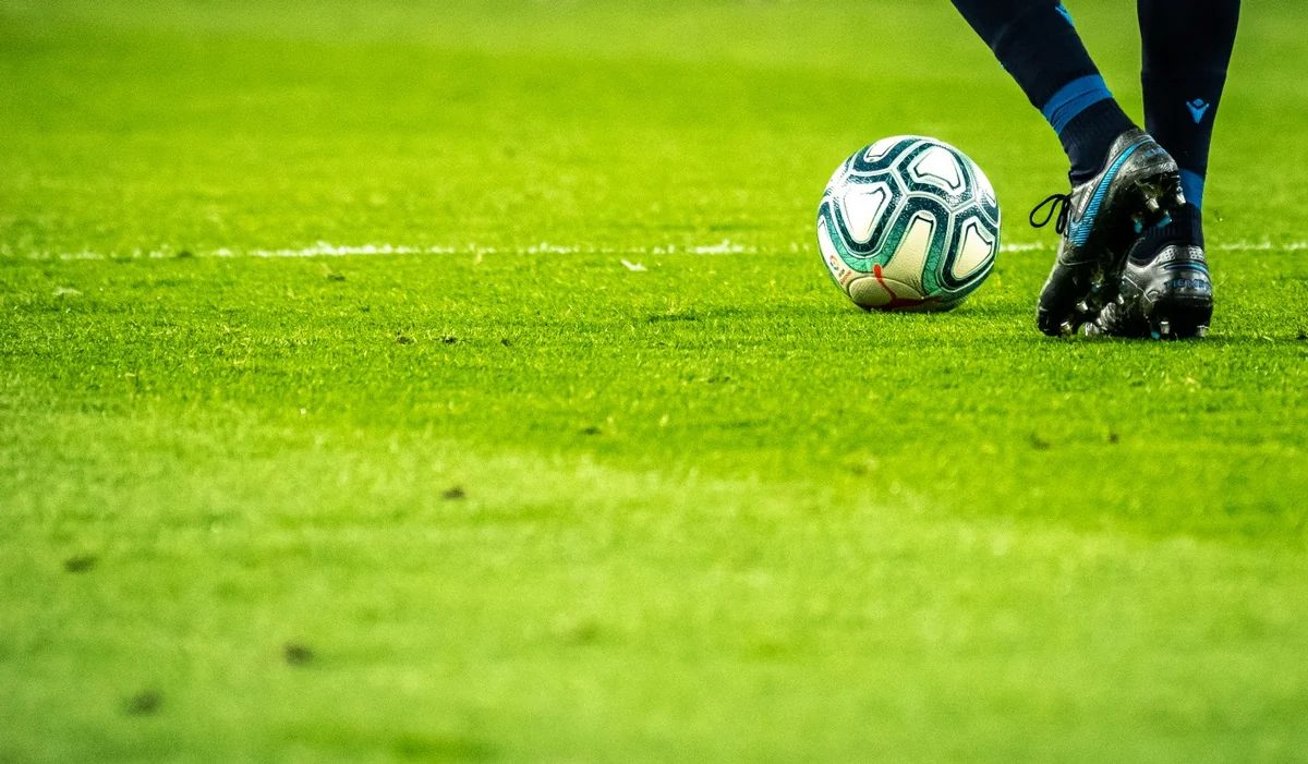 İngiltərədə məşhur futbolçu həbs olunub