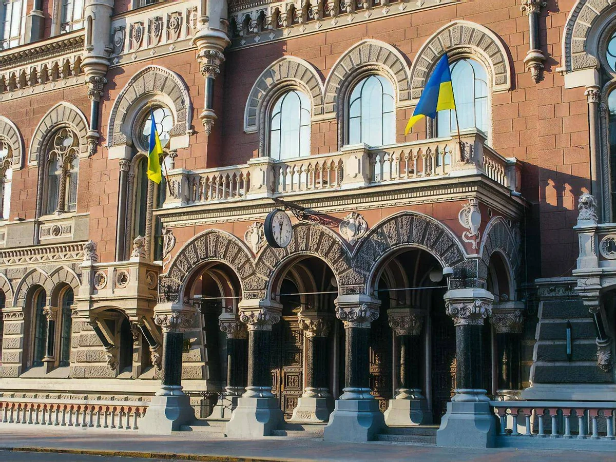 Ukrayna Milli Bankı devalvasiyaya getməli olub