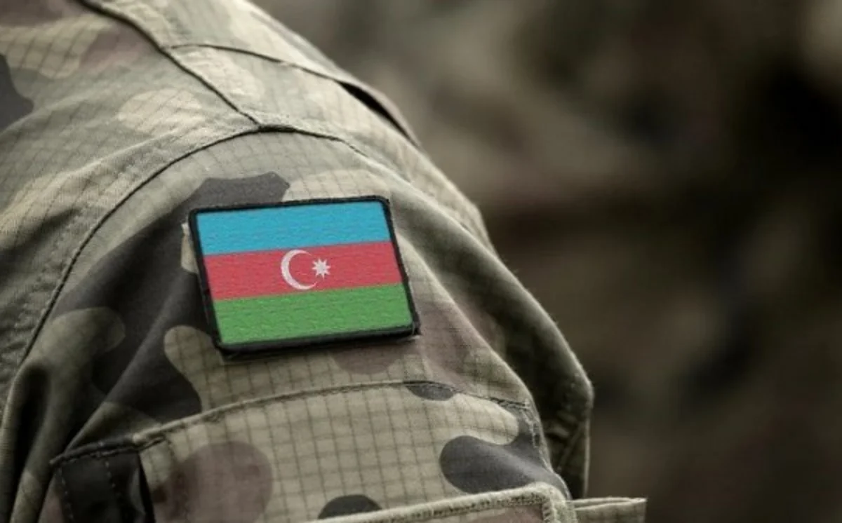Azərbaycanda 5 il gizir və miçman kimi xidmət edənlərə kiçik leytenant rütbəsi veriləcək