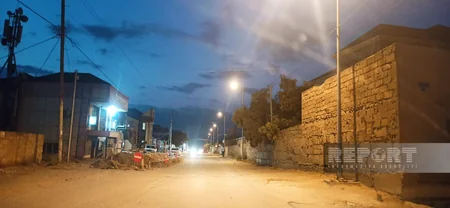 Sarayda küçə lampalarına uzun müddətdən sonra elektrik enerjisi verilib