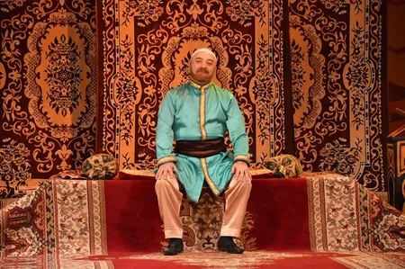 Gənc Tamaşaçılar Teatrının aktyorları mükafatlandırılıb