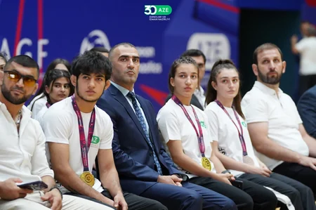 Fərid Qayıbov qitə və dünya çempionatlarında uğurla çıxış etmiş idmançılarla görüşüb