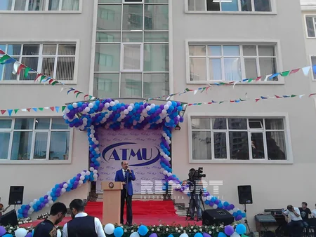 ​ATMU-da məzunların buraxılış mərasimi keçirilib