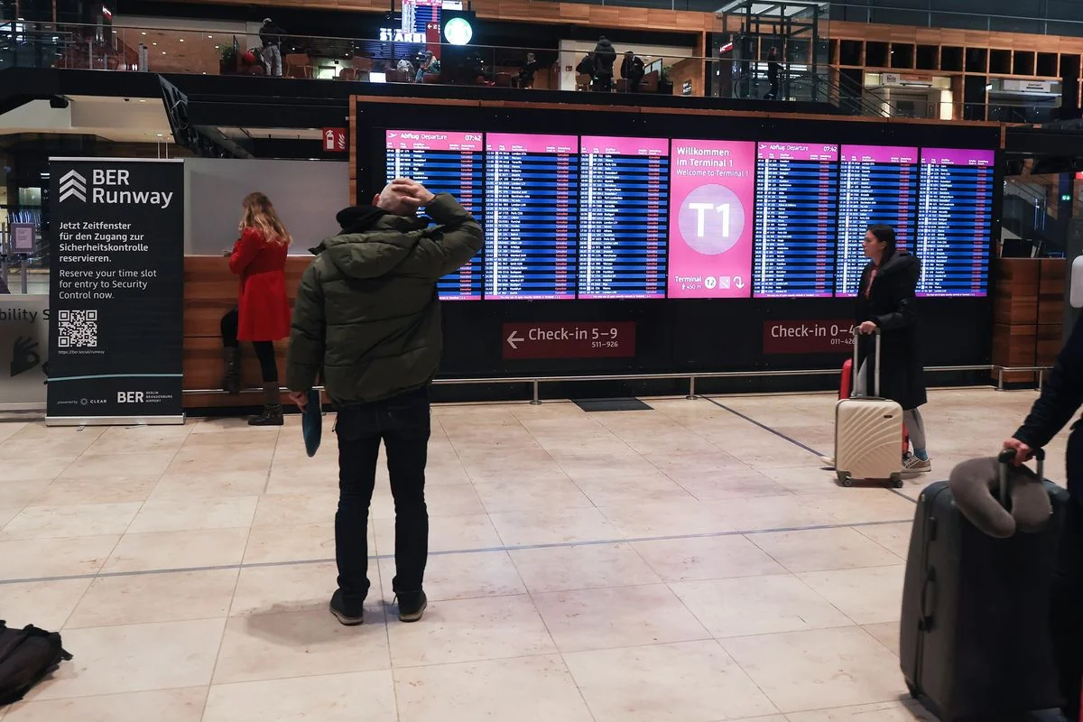 Berlin airport cancels all flights amid strike