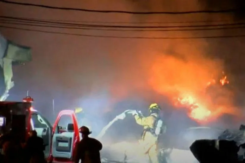 Cargo plane crashes near Toledo, Ohio airport - VIDEO