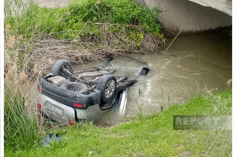 В Гёйчае автомобиль упал в водоканал