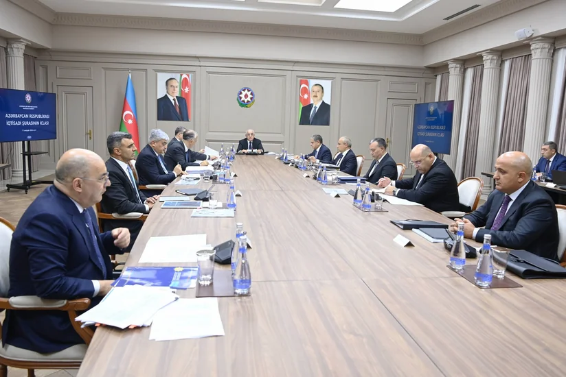 İqtisadi Şura 2025-ci və növbəti 3 il üzrə büdcə layihələrini müzakirə edib