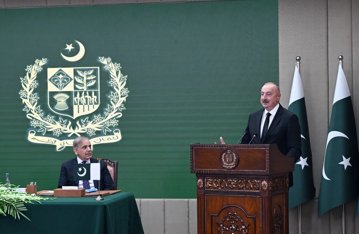 President Ilham Aliyev and Prime Minister Muhammad Shehbaz Sharif make press statements