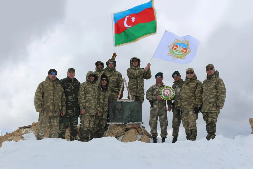 DTX və DSX əməkdaşları “Heydər zirvəsi”nə yürüş edib