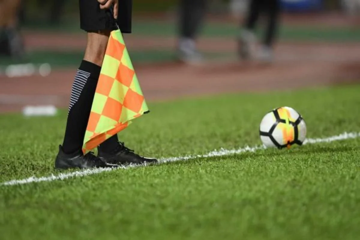 İtaliyalı futbol hakimi qatarın altında qalaraq ölüb