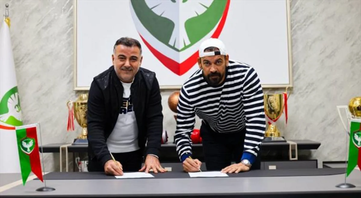 Fənərbağça və Qalatasaray klublarında çıxış etmiş futbolçunun yeni iş yeri bəlli olub